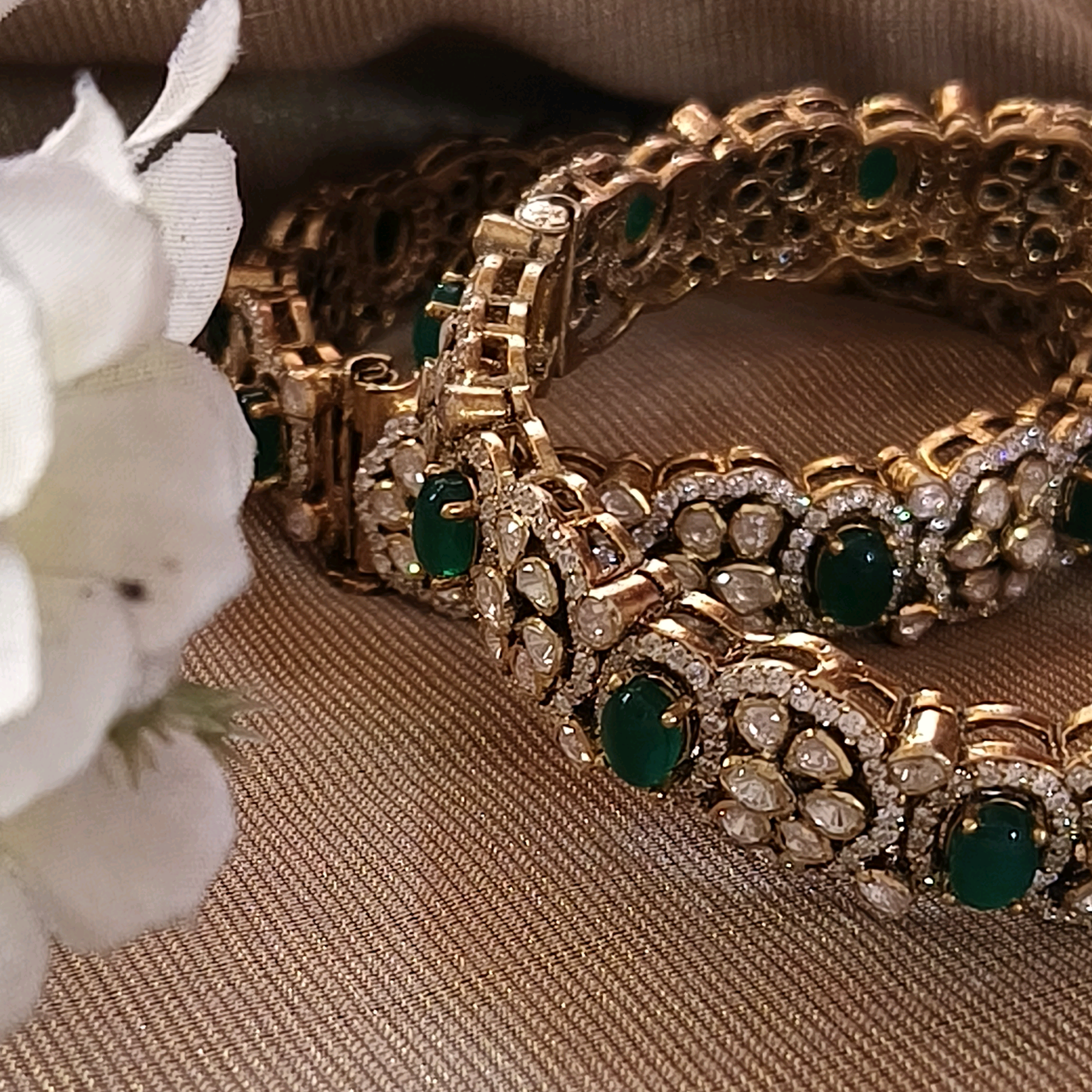 Nayaab Moissanite Emerald Kada